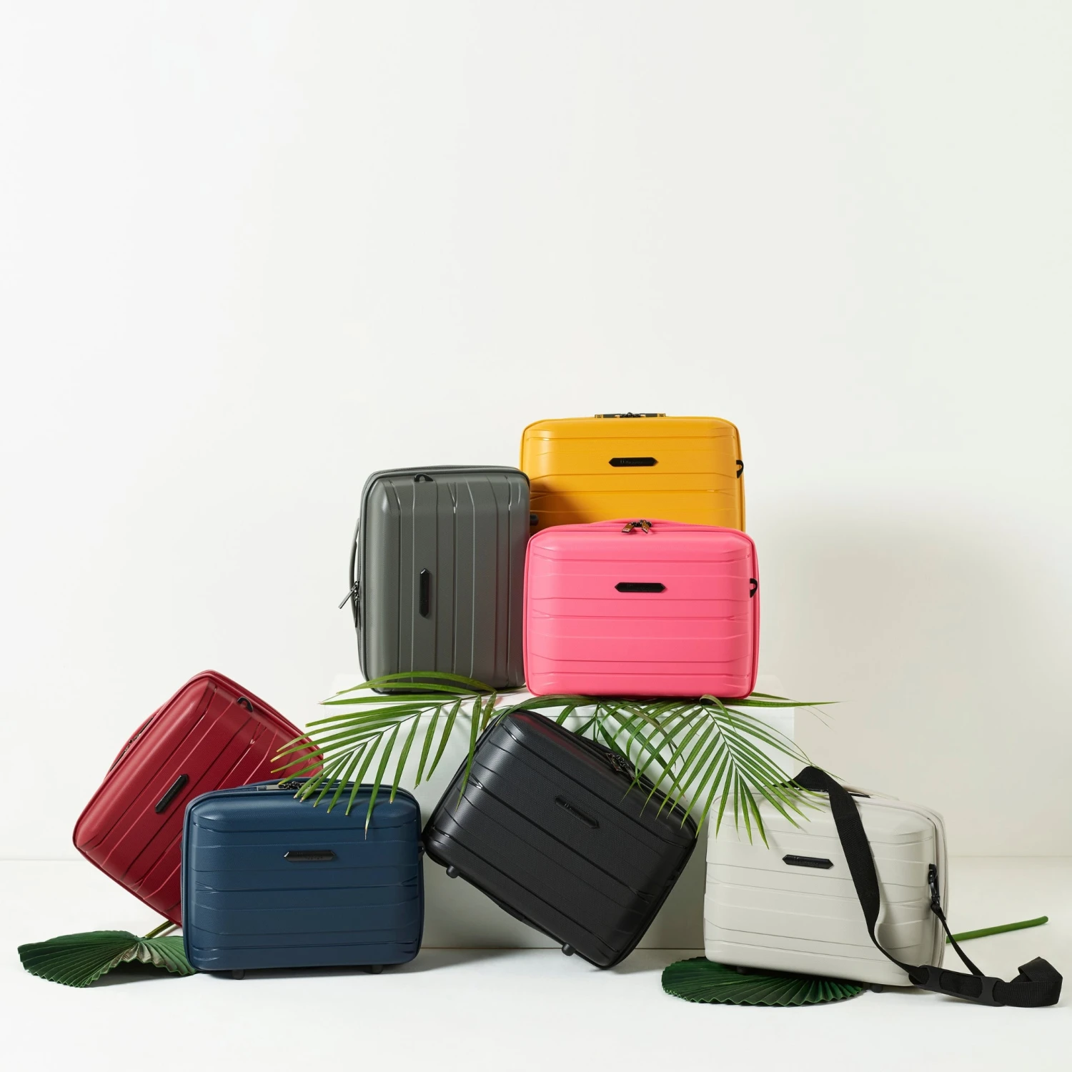 IT Luggage Momentous - Vanity Case (Mango Sorbet) - Image 7