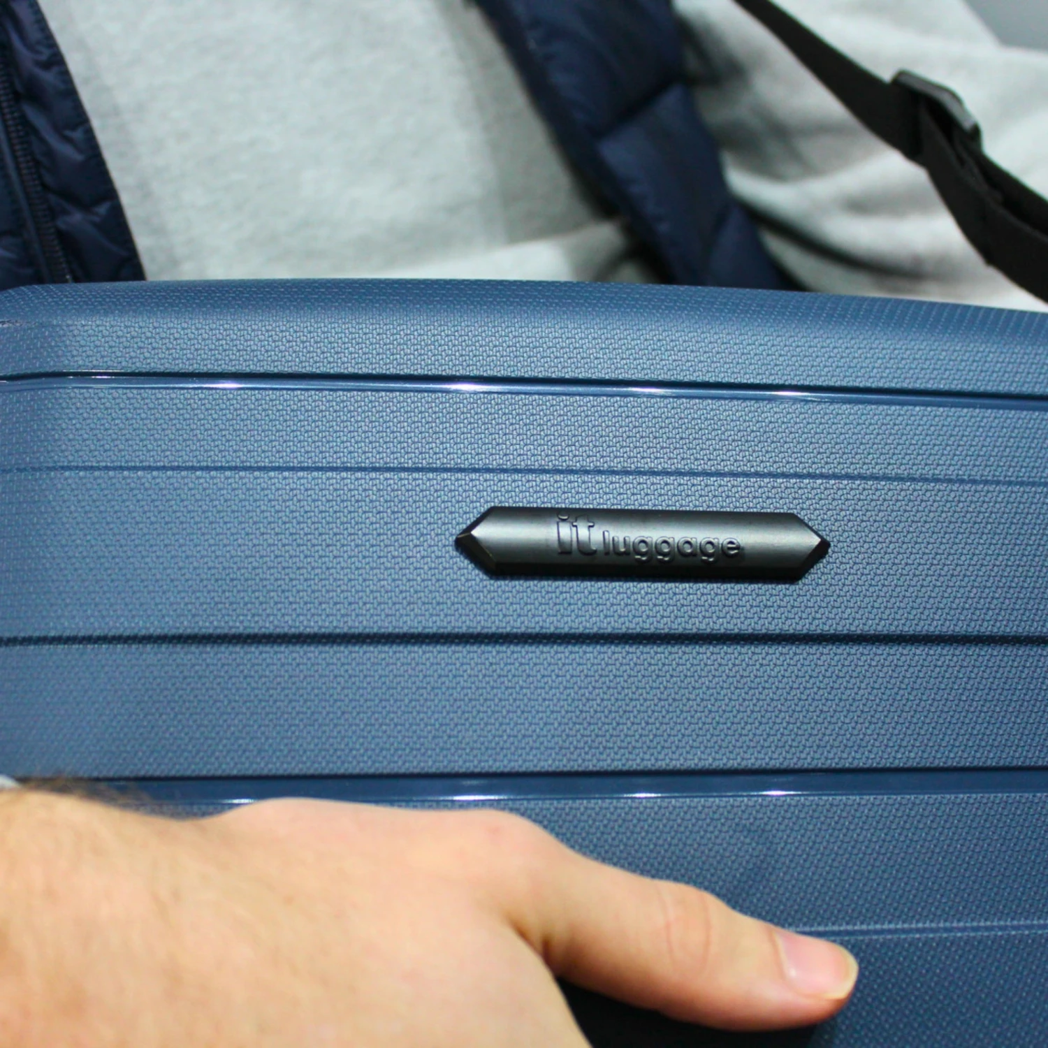 IT Luggage Momentous - Vanity Case (Tibetan Lan) - Image 6